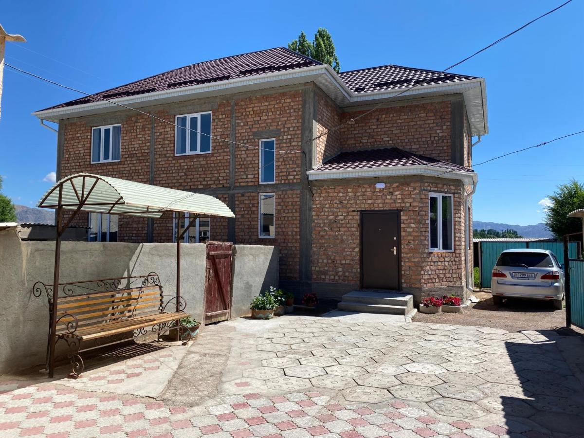 Guest House Baytur Kochkor Ngoại thất bức ảnh