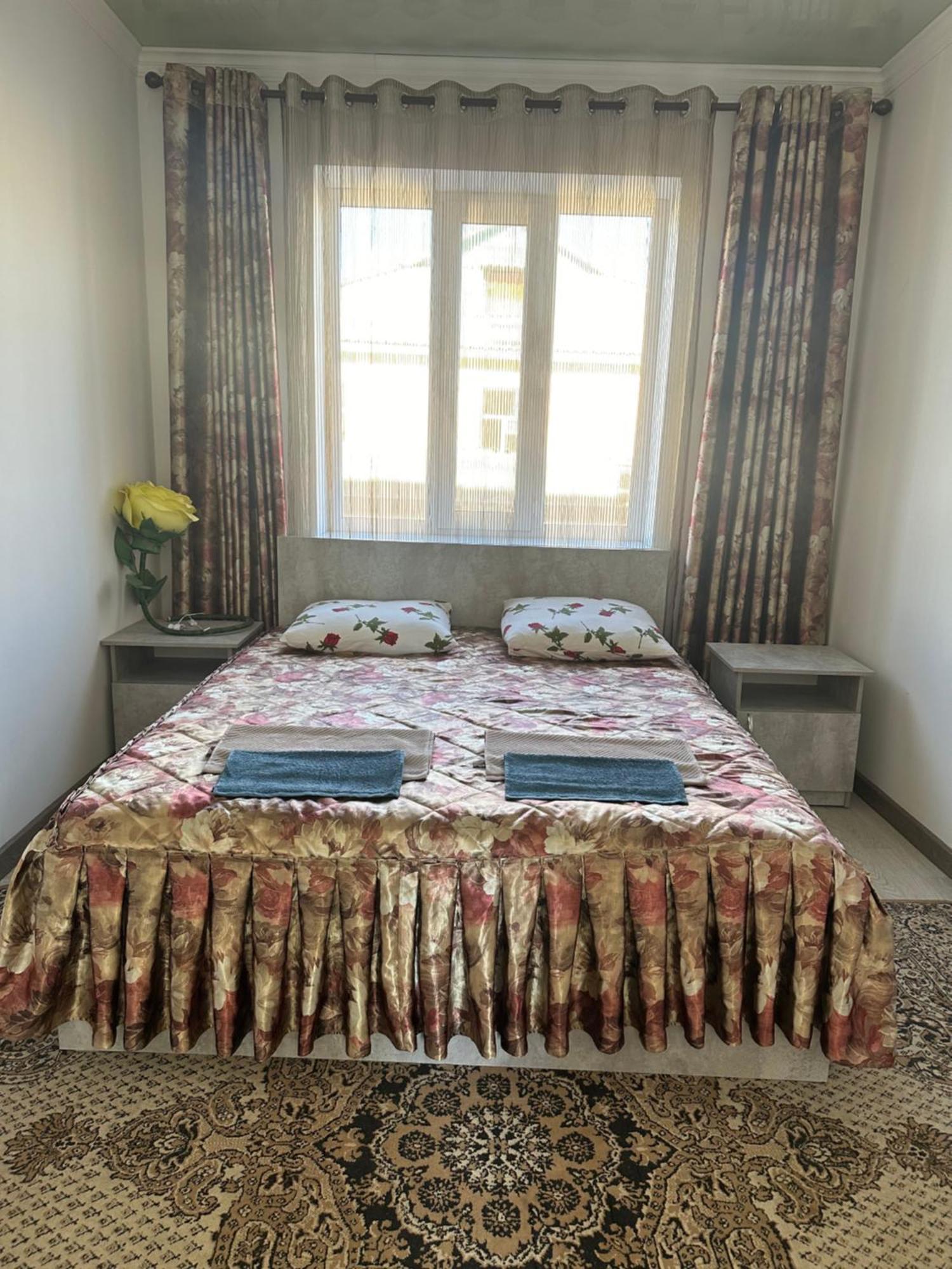 Guest House Baytur Kochkor Ngoại thất bức ảnh