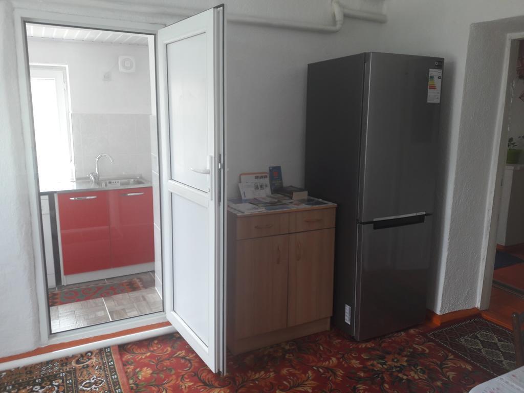 Guest House Baytur Kochkor Ngoại thất bức ảnh