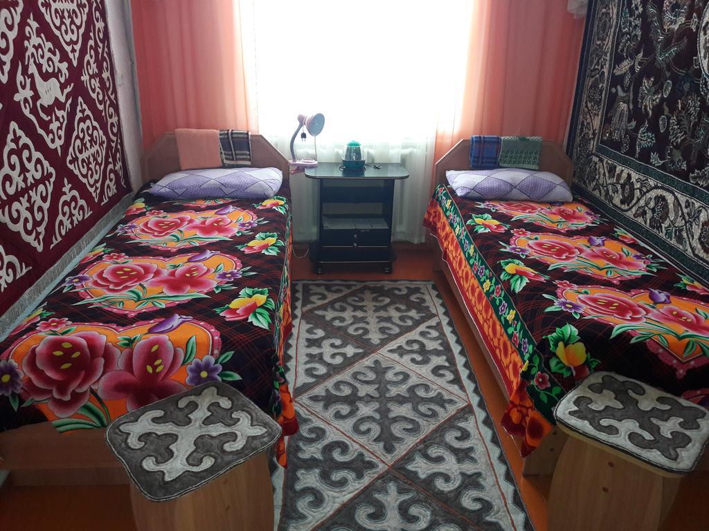 Guest House Baytur Kochkor Ngoại thất bức ảnh